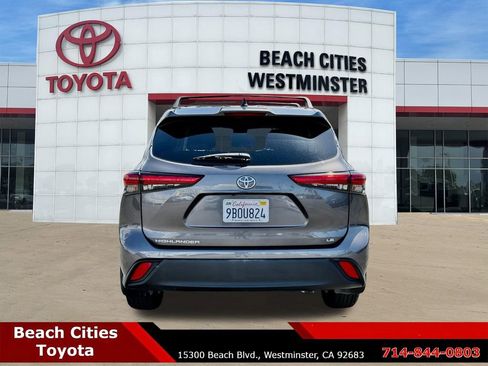 Used 2022 Toyota Highlander LE FWD image 10