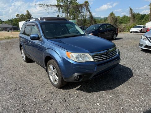Used 2010 Subaru Forester 2.5X Premium w/ Popular Equipment Group 1A AWD/4WD image 3