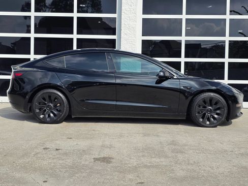 Used 2022 Tesla Model 3 Long Range AWD/4WD image 3