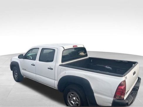 Used 2014 Toyota Tacoma 2WD Double Cab image 4