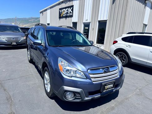 Used 2014 Subaru Outback 2.5i Premium AWD/4WD image 1