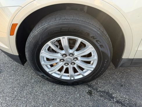 Used 2017 Cadillac XT5 FWD image 59