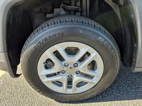 Used 2018 Jeep Compass Sport AWD/4WD image 9