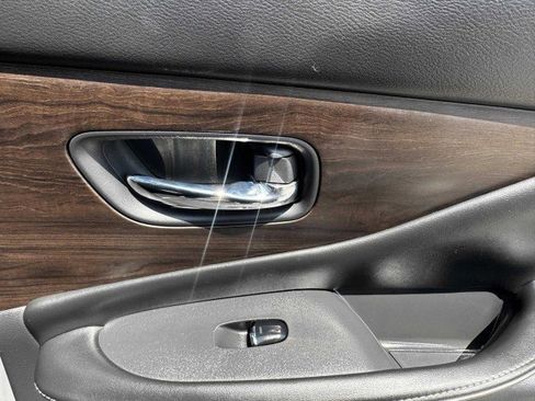 Used 2020 Nissan Murano Platinum w/ Cargo Package image 38