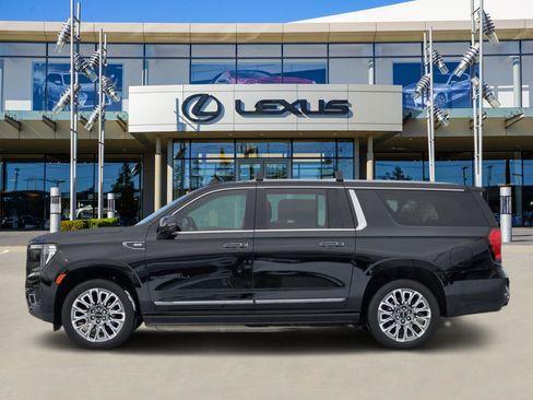Used 2023 GMC Yukon XL Denali Ultimate image 3
