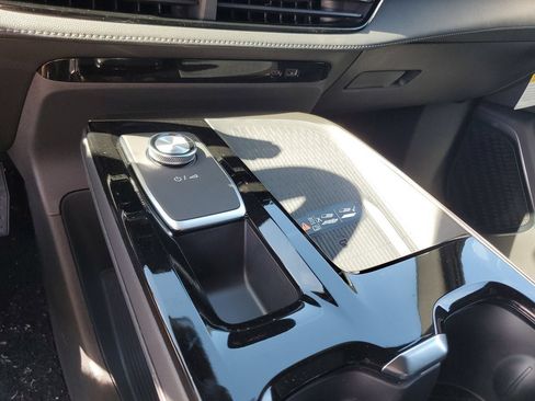 New 2026 Buick Enclave Avenir w/ Super Cruise Package FWD image 23