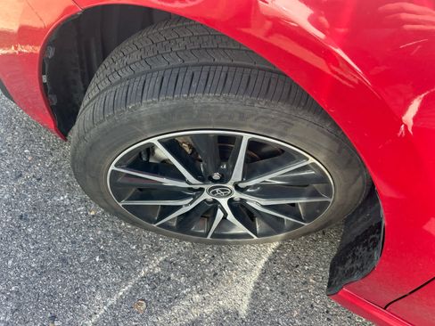 Used 2021 Toyota Camry SE image 3