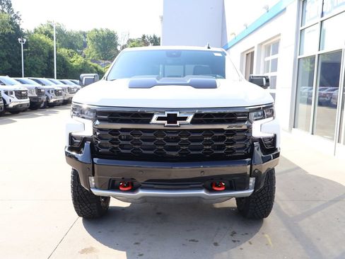 New 2026 Chevrolet Silverado 1500 ZR2 w/ LPO, Dark Essentials Package AWD/4WD image 5