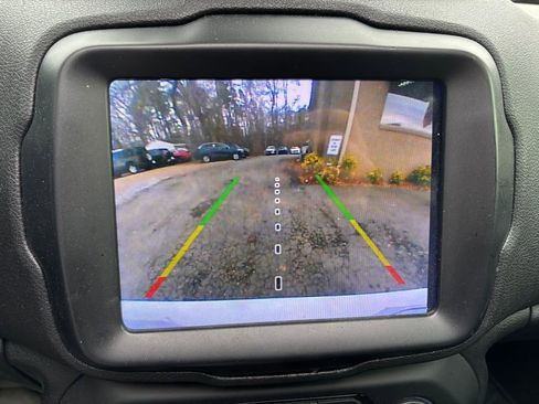 Used 2018 Jeep Renegade Trailhawk image 14