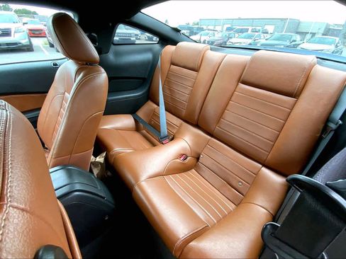 Used 2010 Ford Mustang Premium RWD image 18