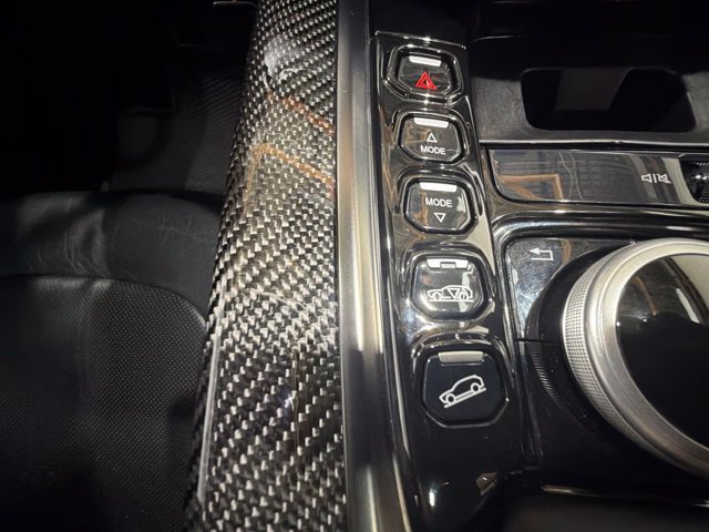 Used 2021 Aston Martin DBX AWD/4WD image 36