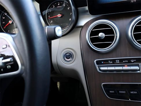 Used 2020 Mercedes-Benz C 300 4MATIC Sedan image 30