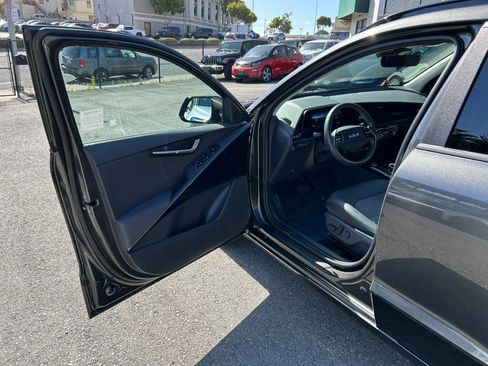 Used 2024 Kia Niro Wind FWD image 9