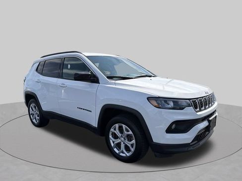Used 2024 Jeep Compass Latitude AWD/4WD image 40