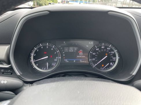 Used 2021 Toyota Highlander XLE AWD/4WD image 5
