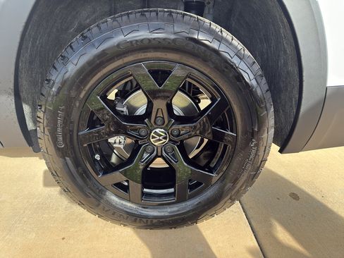 New 2026 Volkswagen Atlas Peak Edition image 15