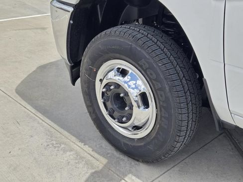 New 2026 RAM 3500 Tradesman w/ Chrome Appearance Group A AWD/4WD image 9
