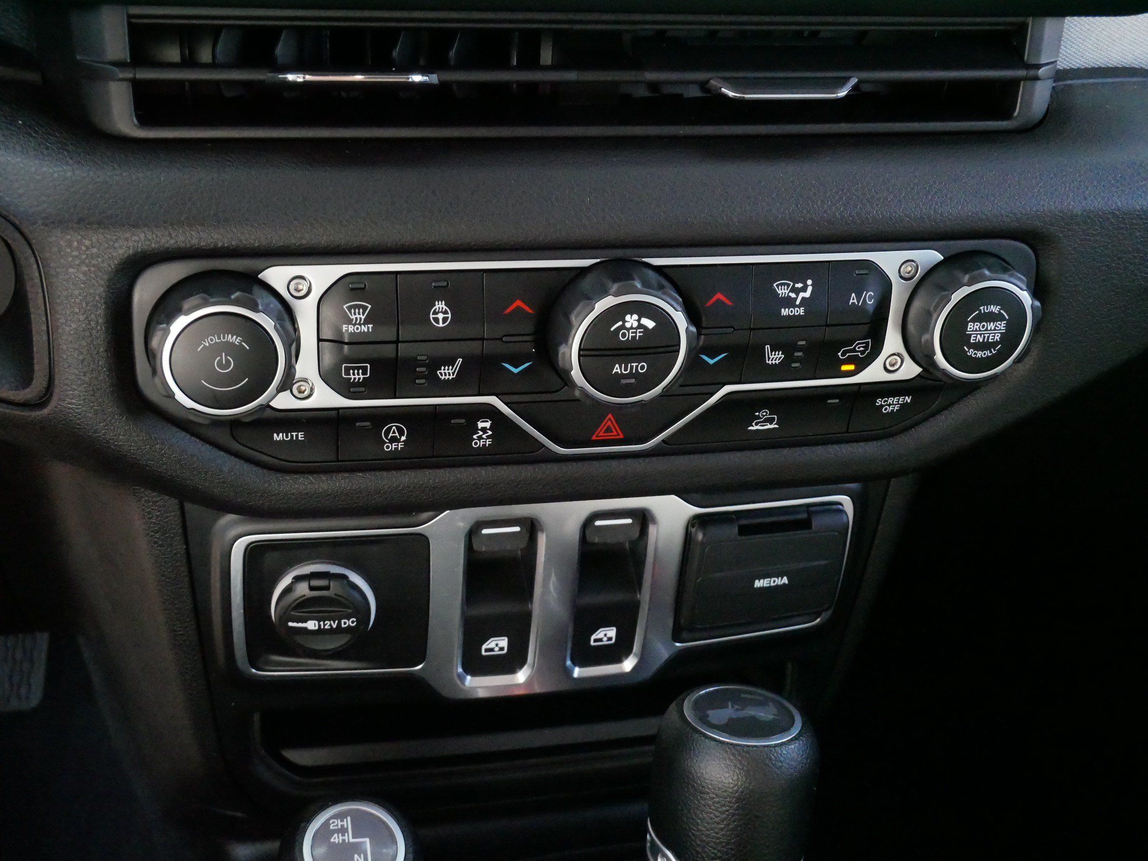 Used 2024 Jeep Wrangler Sport AWD/4WD image 23