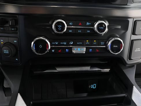 Used 2025 Ford F450 Lariat w/ Lariat Ultimate Package AWD/4WD image 11