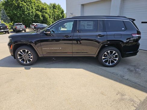 New 2025 Jeep Grand Cherokee L Overland w/ Advanced Protech Group III image 8
