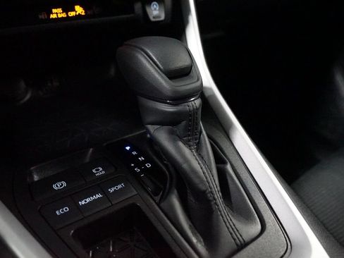 Certified 2025 Toyota RAV4 LE FWD image 21