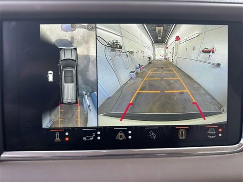 Used 2023 GMC Yukon XL Denali w/ Denali Reserve Package image 18