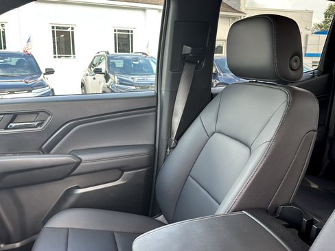 Used 2024 GMC Canyon Elevation w/ Elevation Premium Package AWD/4WD image 7