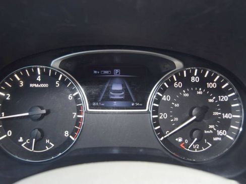 Used 2018 Nissan Pathfinder S AWD/4WD image 24