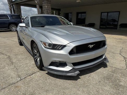 Used 2017 Ford Mustang GT Premium RWD image 2