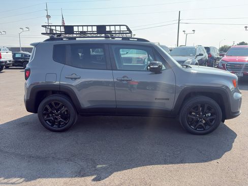 Used 2022 Jeep Renegade Altitude w/ Convenience Group AWD/4WD image 23