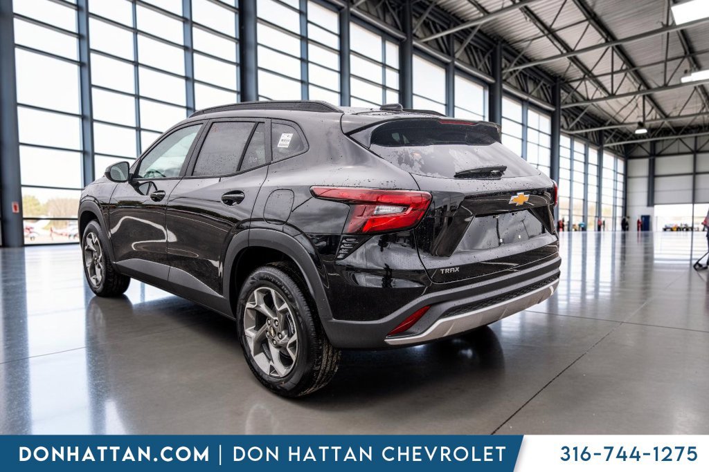New 2026 Chevrolet Trax LT w/ LT Convenience Package FWD image 25