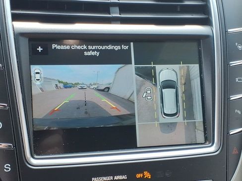 Used 2017 Lincoln MKX Reserve w/ Driver Assistance Package AWD/4WD image 10