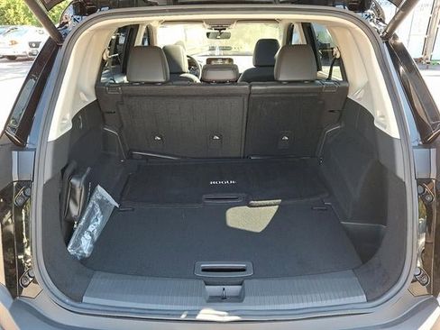Used 2023 Nissan Rogue SL w/ SL Premium Package image 32