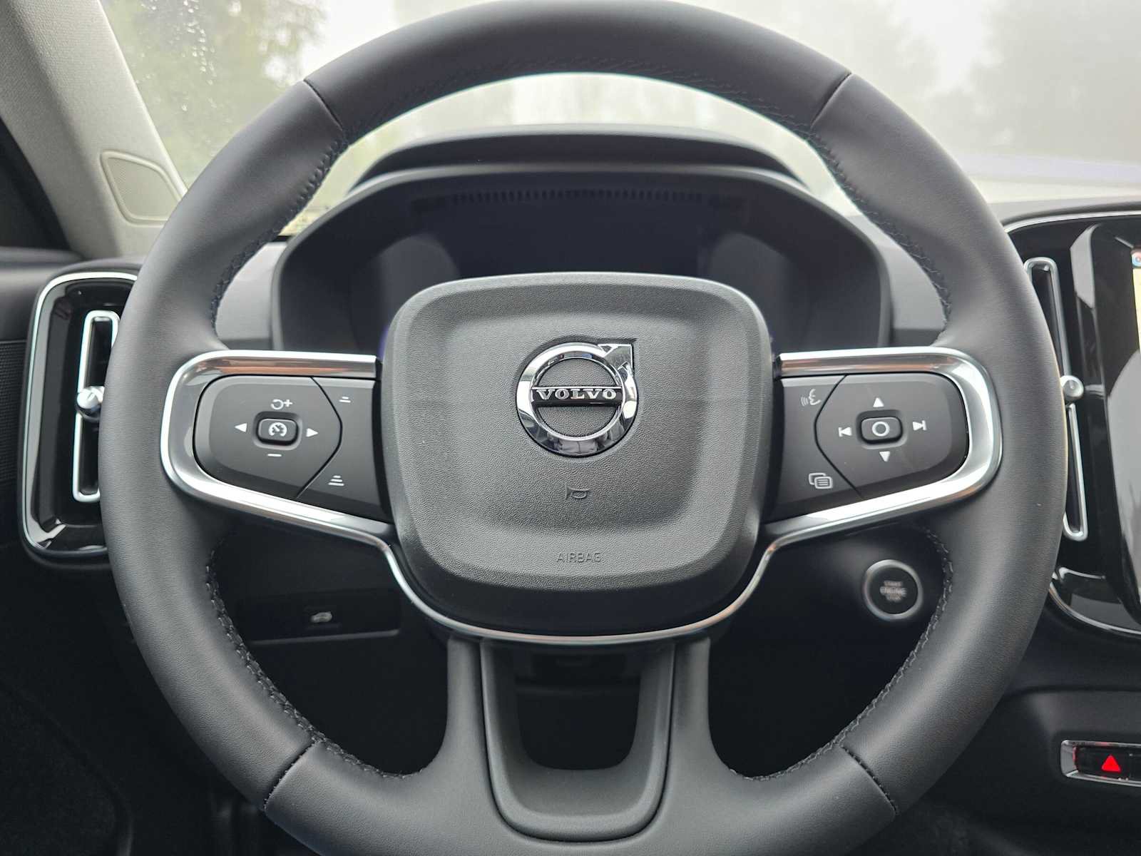 Used 2026 Volvo XC40 B5 Plus w/ Protection Package Premier AWD/4WD image 24