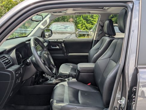 Used 2020 Toyota 4Runner Limited image 15