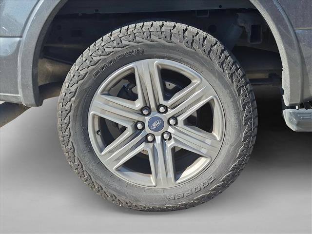 Used 2018 Ford F150 XLT w/ Equipment Group 302A Luxury AWD/4WD image 11