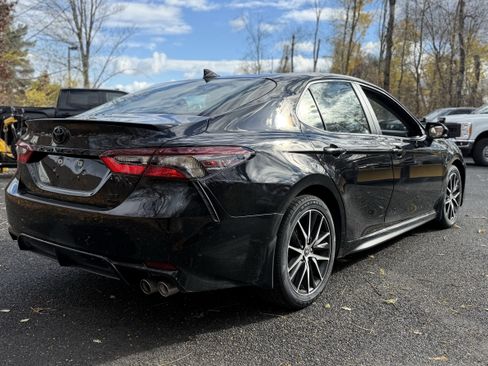 Used 2023 Toyota Camry SE image 10