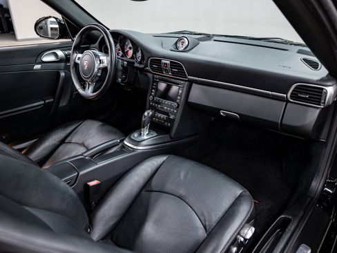 Used 2011 Porsche 911 Carrera S image 6