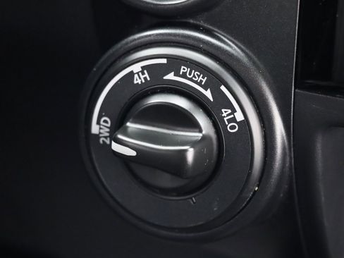 Used 2020 Nissan Titan PRO-4X w/ Pro-4x Utility Package image 39