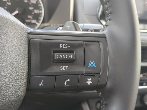 Certified 2025 Nissan Rogue SV FWD image 20