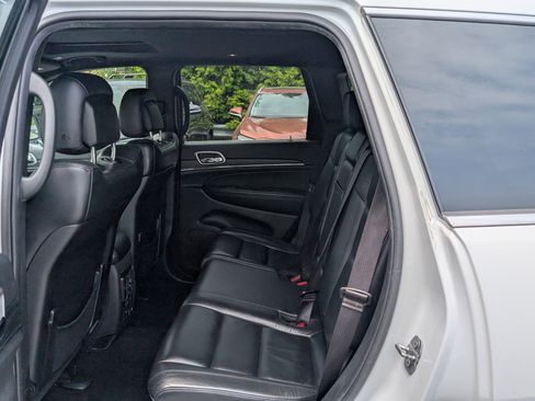 Used 2020 Jeep Grand Cherokee Limited image 15