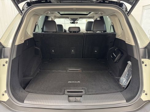 Used 2023 Nissan Rogue SL w/ SL Premium Package image 24