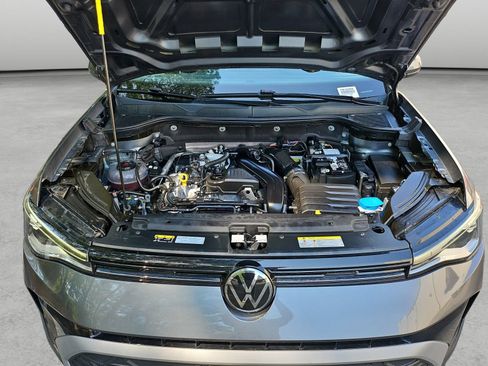 Used 2025 Volkswagen Taos SE FWD image 36