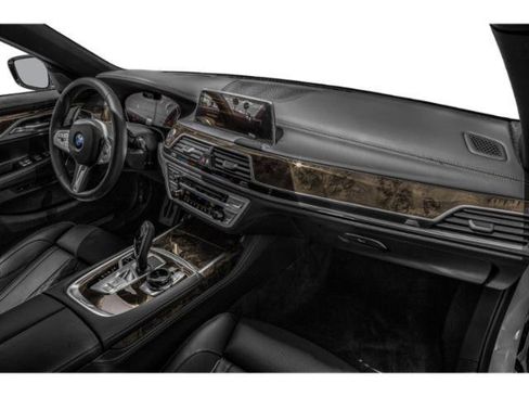 Used 2022 BMW 750i xDrive w/ Executive Package AWD/4WD image 18