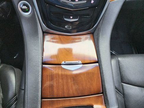 Used 2017 Cadillac Escalade ESV Premium Luxury AWD/4WD image 23