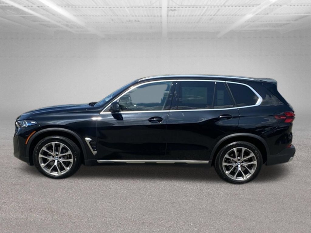 Used 2025 BMW X5 xDrive40i w/ Climate Comfort Package AWD/4WD image 2