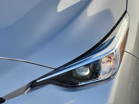 Certified 2025 Subaru Impreza 2.0i image 9