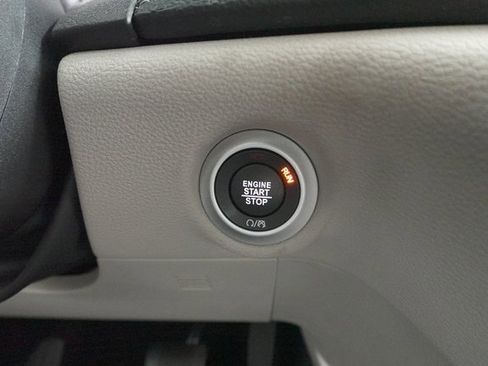 Used 2024 Chrysler Pacifica Touring-L image 20