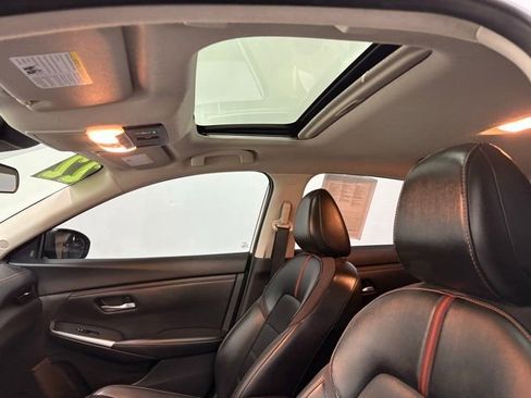 Used 2022 Nissan Sentra SR w/ SR Premium Package FWD image 22