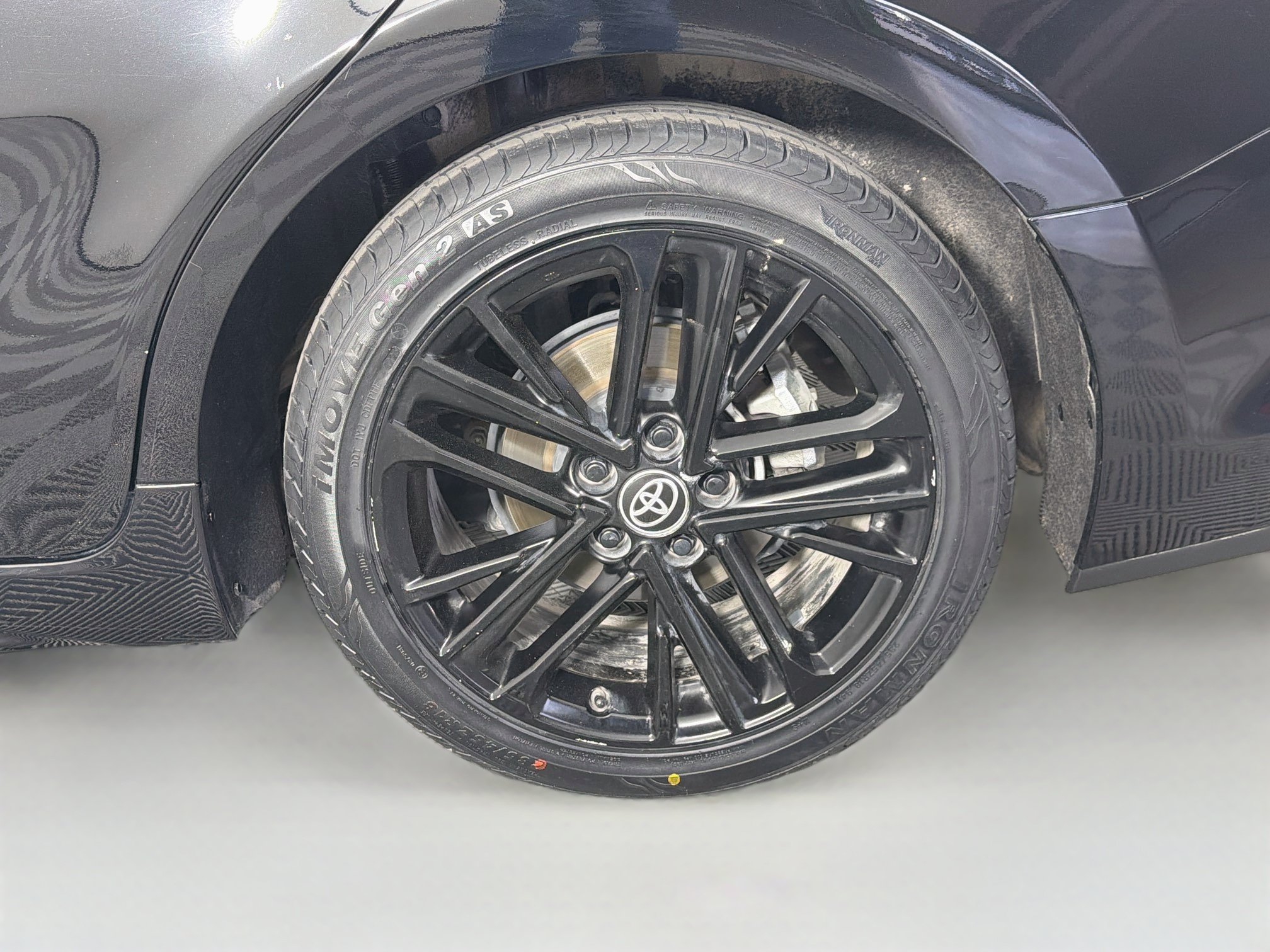 Used 2025 Toyota Camry SE FWD image 11